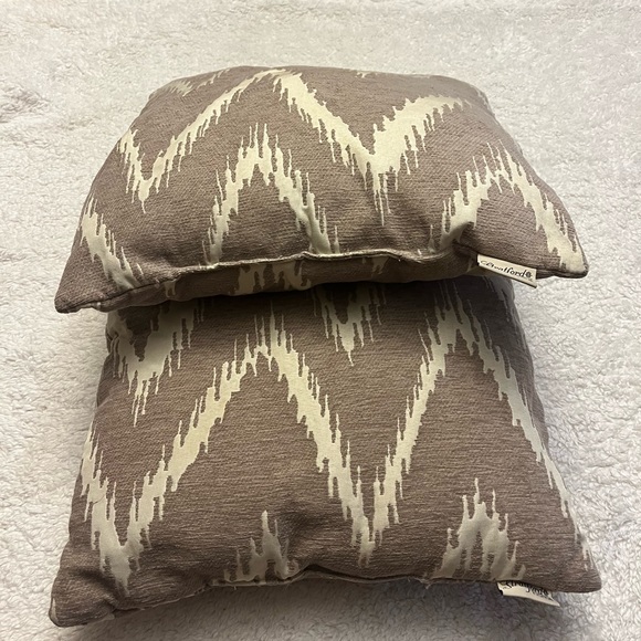 stratford home Other - ❗️2 for 1❗️ Stratford Home Decor Pillows